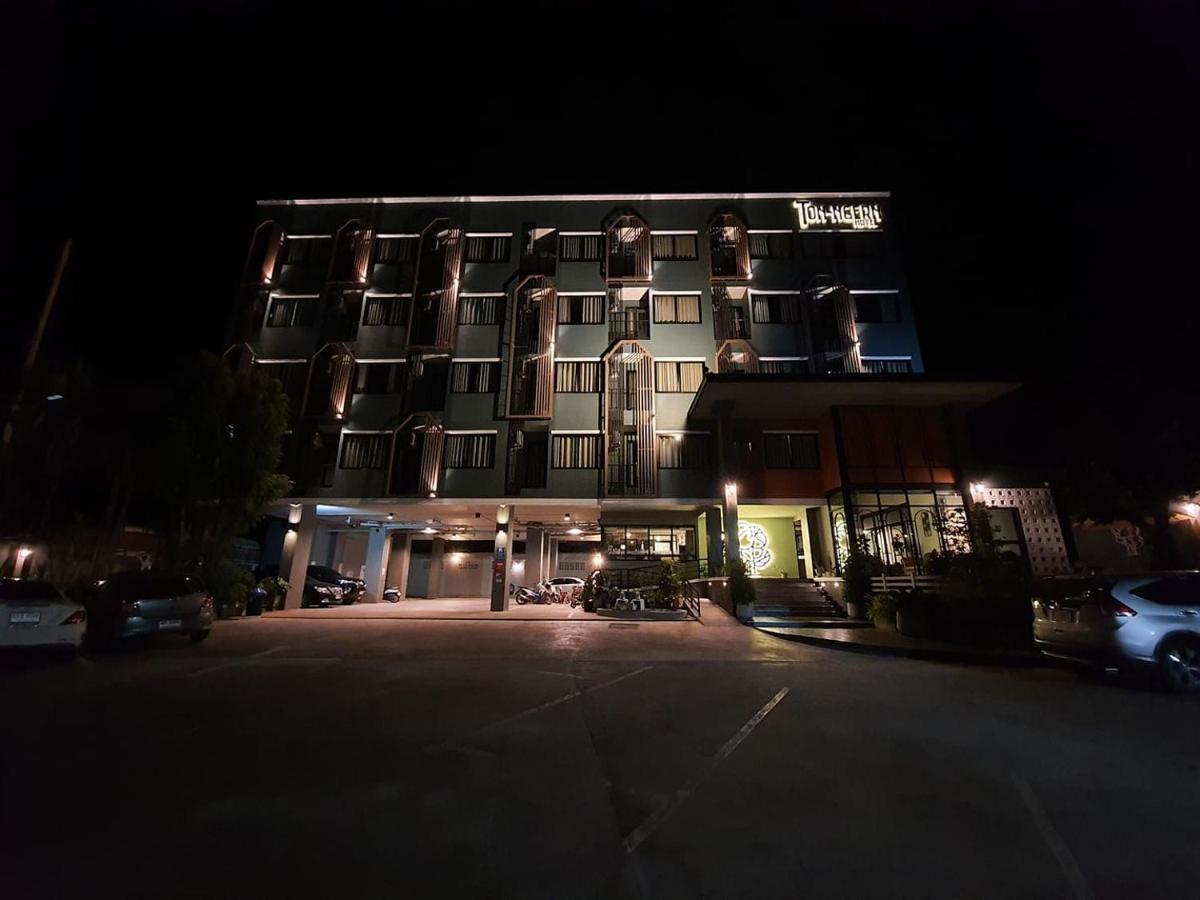โรงแรมต้นเงิน Khon Kaen Esterno foto