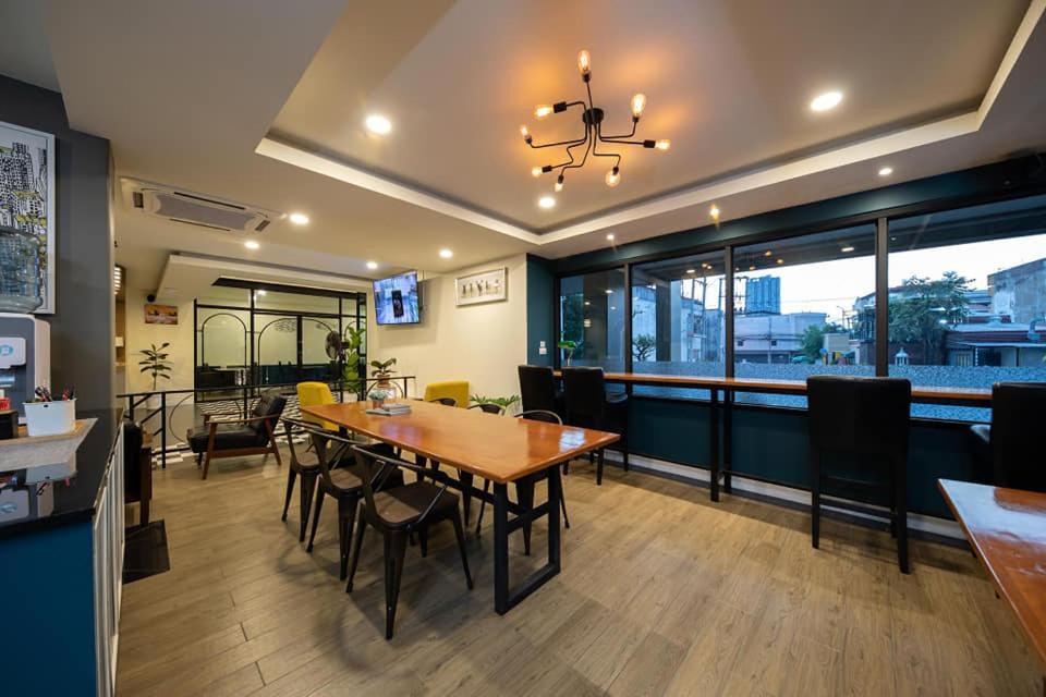 โรงแรมต้นเงิน Khon Kaen Esterno foto