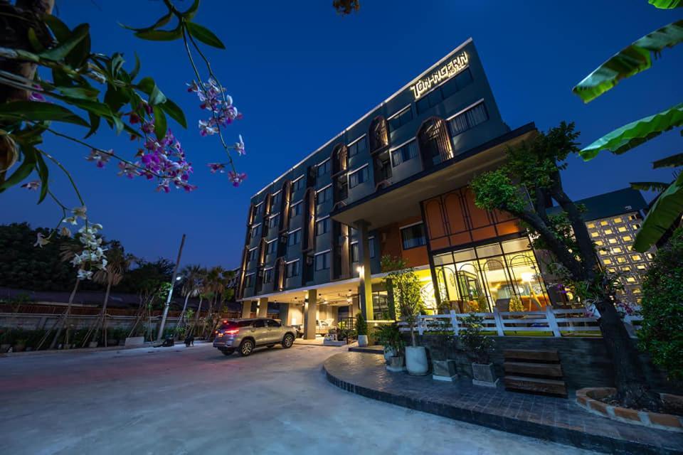 โรงแรมต้นเงิน Khon Kaen Esterno foto